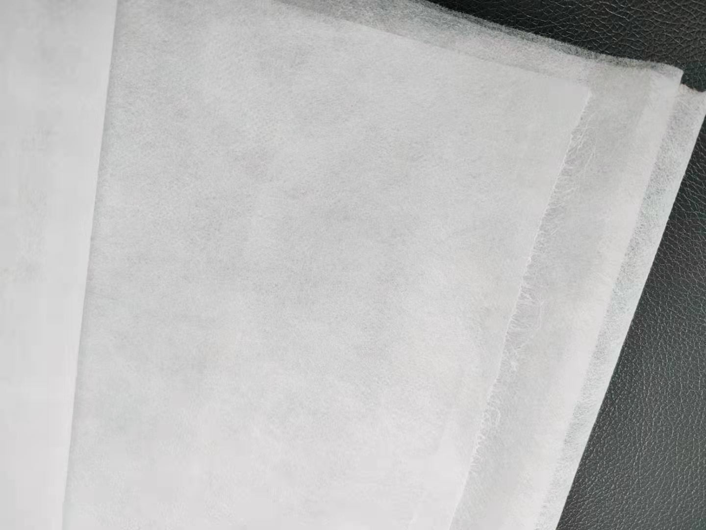 9-15gsm Spunbond Hydrophobic Outer Nonwoven Fabric For Baby Diapers