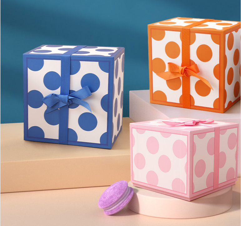 Embossing Deluxe Square Gift Box With Candy Cover And Flowers Printing