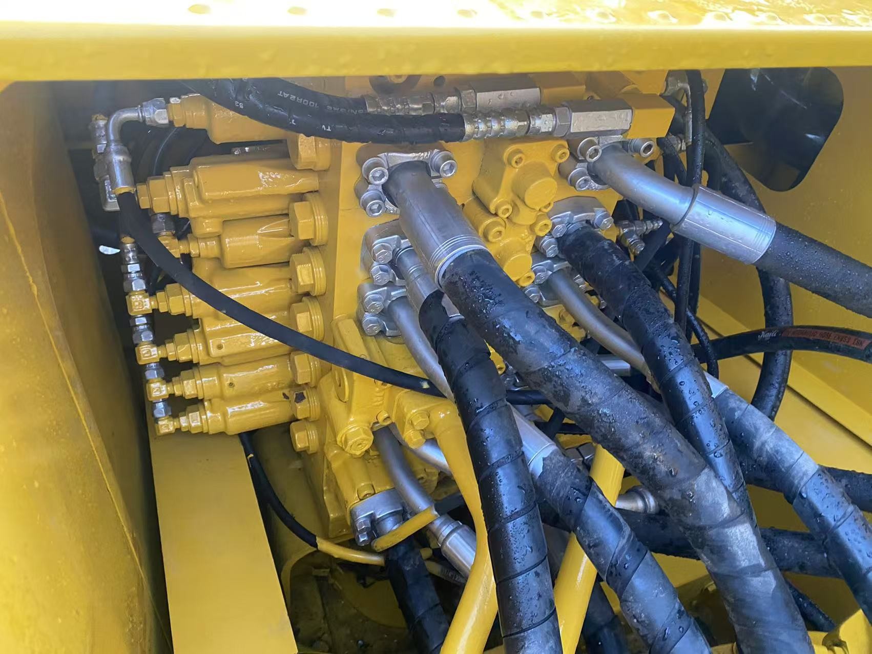 Used Komatsu PC220-8 Excavator Used Komatsu Used Excavator Good Condition with Low Hours