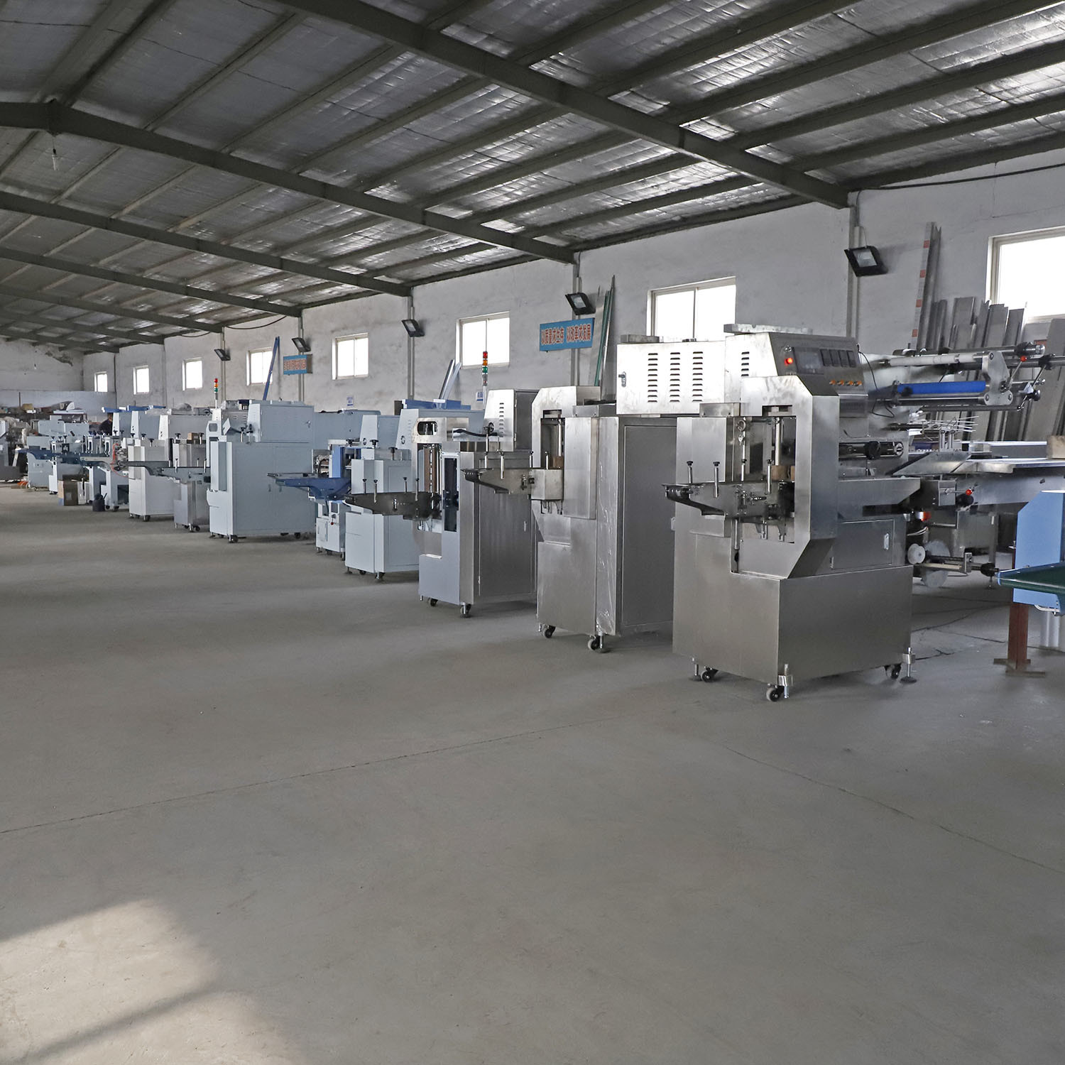 900kg Automatic Biscuit Packing Machine Grey Wafer Packing Machine