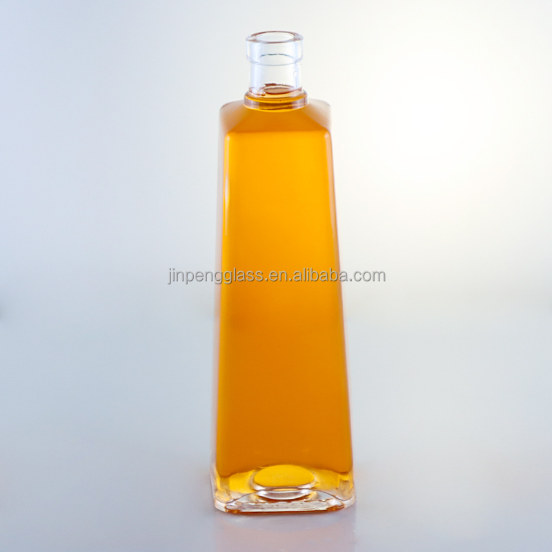Customized Logo Clear Glass 750ml Whisky Bottle with Cork and Square Shape