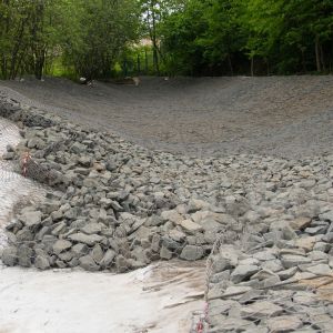  Hexagonal Woven Gabion Stone Cage Retaining Wall Hydraulic Engineering Slope Stabilization Anti Corrosion Manufactures