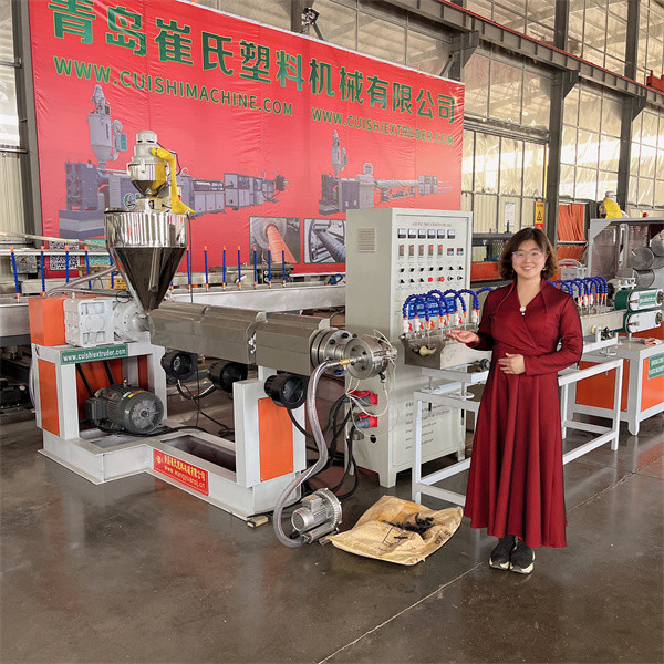 Soft PVC Garden Pipe Machine , Durable Plastic Pipe Extruder Manufacturer