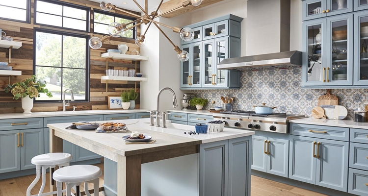 Custom Lacquer Surface Treatment Shaker Style Wood Kitchen Cabinet for Apartment