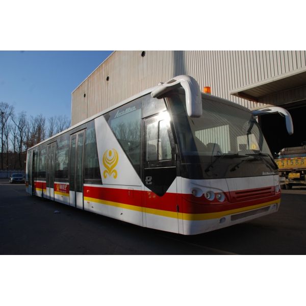 Quality 4 Stroke Diesel Engine Shuttle Bus To The Airport With Aluminum Apron for sale