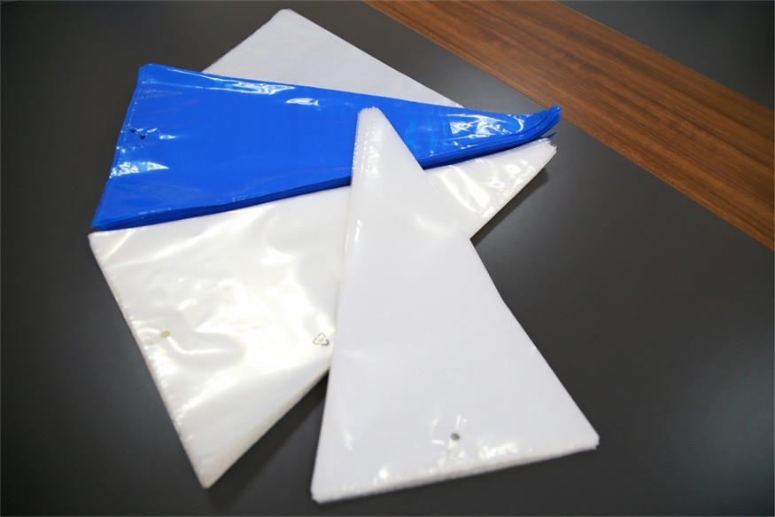 Disposable Plastic Piping Bags Pastry Decorating Bag White Blue Color Customized