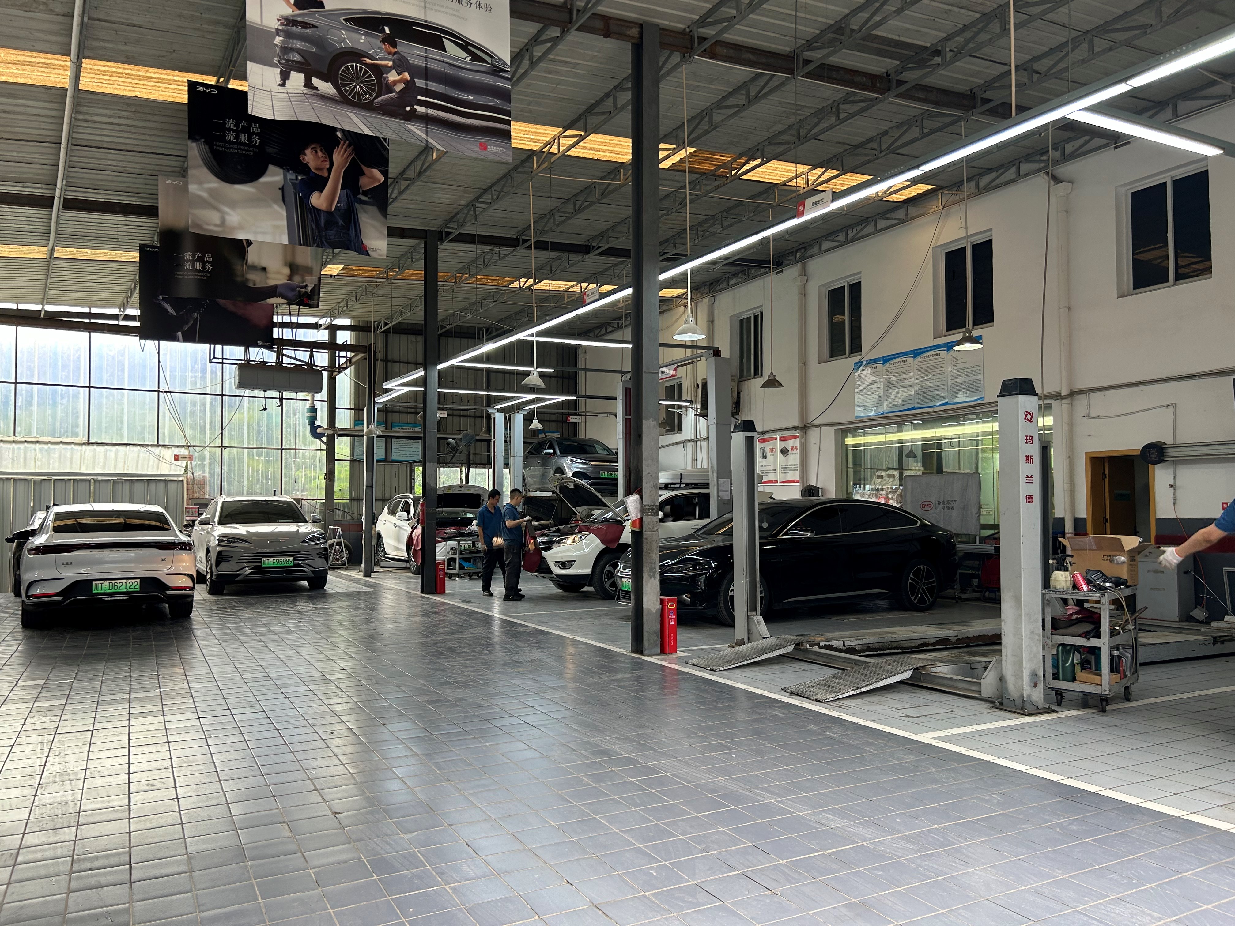 110KM Leading Edition 2024 BYD Song Plus Dm-I Hybrid Electric Vehicle With FWD Drive