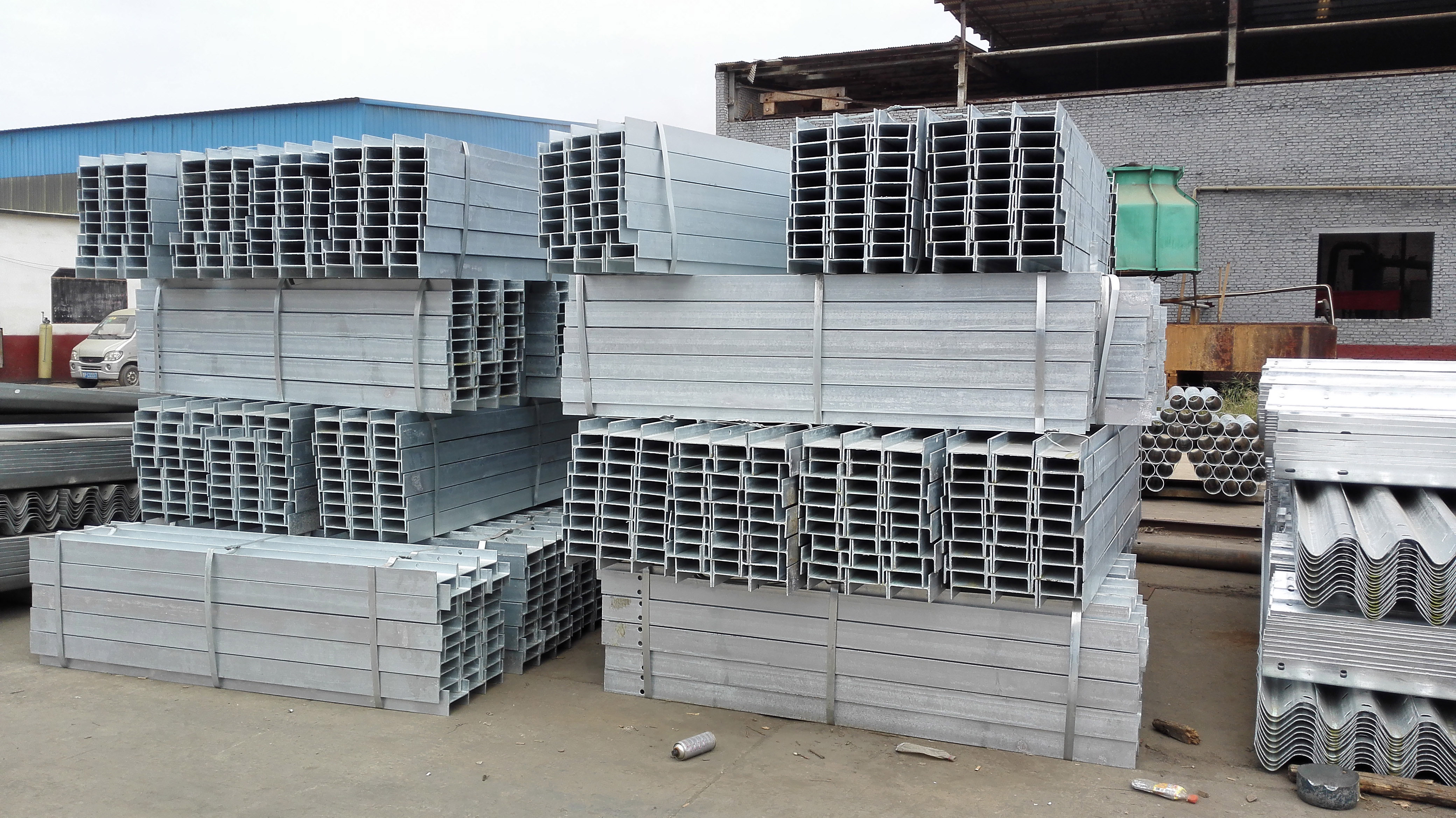 ISO9001 2008 Certified H Post for W-beam Highway Guardrail at Competitive