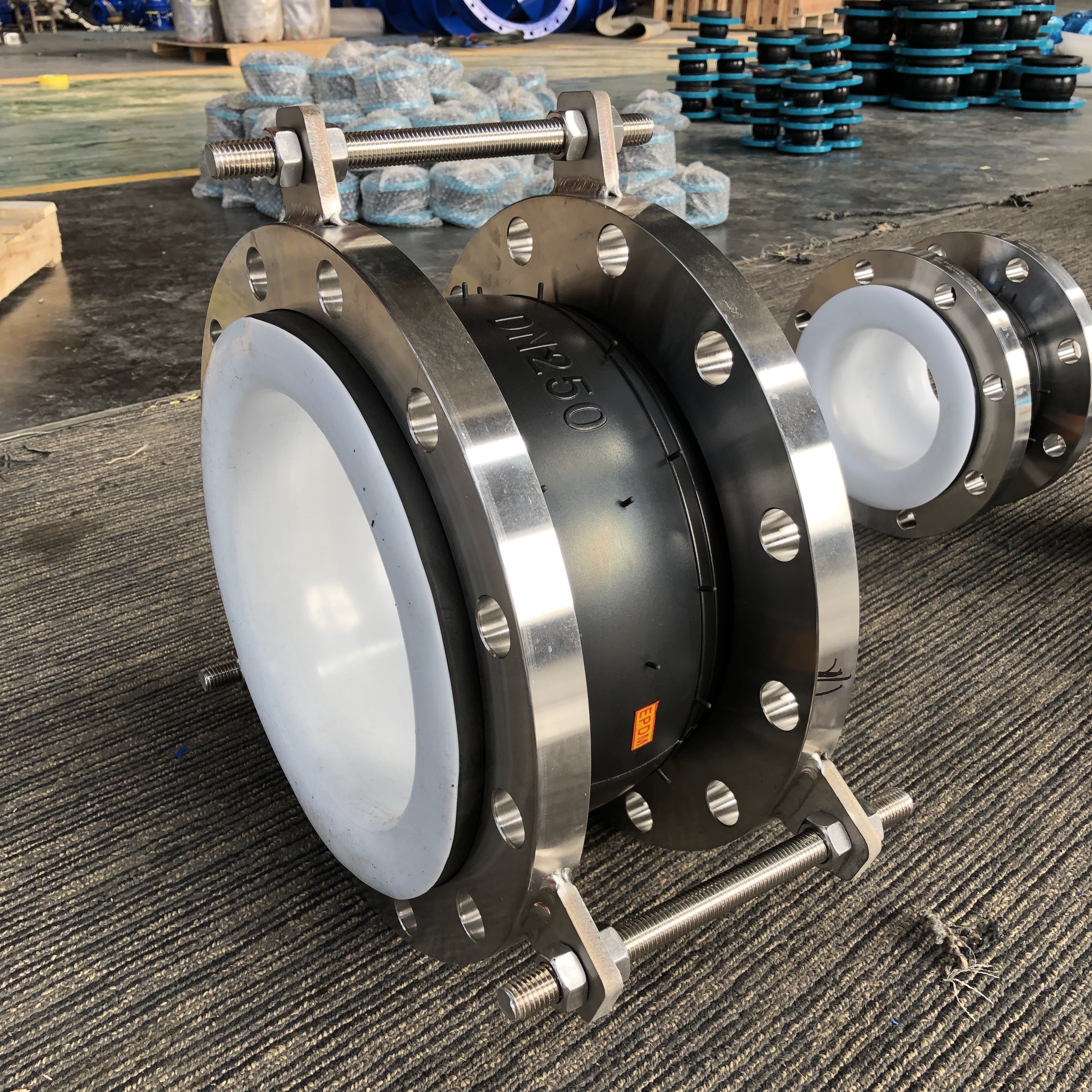 With Limit Switch PTFE Rubber Expansion Joint For Corrosion Resistant Chemical Piping Flexible Design