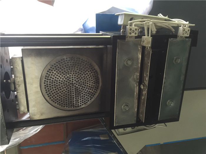 High Output PP / PE Plastic Granulator Machine 22KW Inverter Special Screw Pressing Design