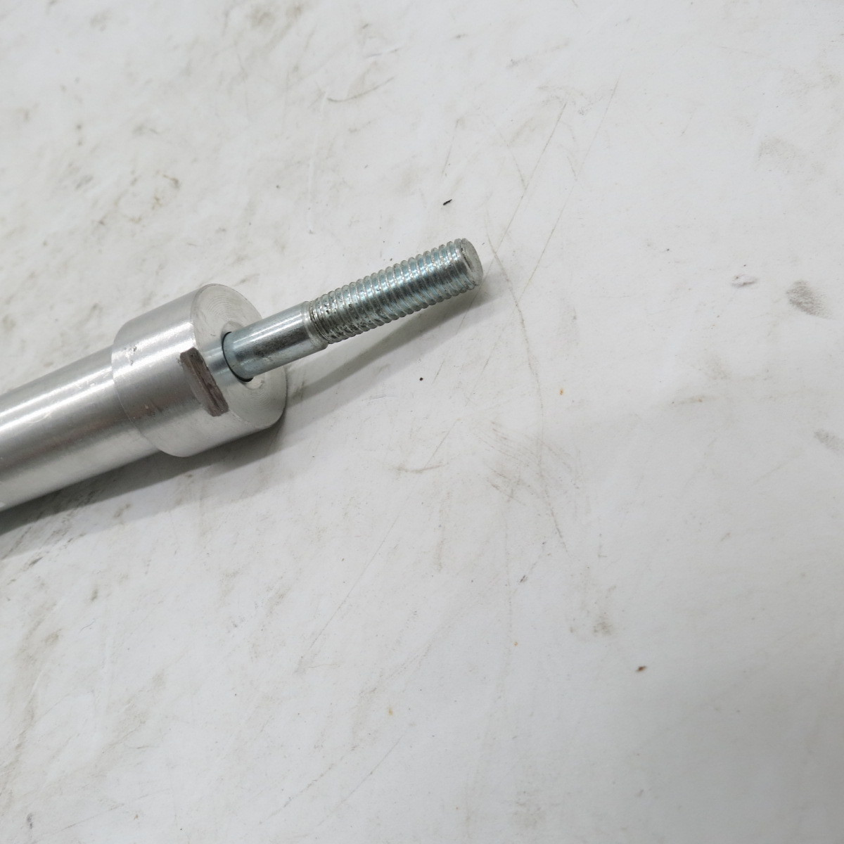 JINAN SINOTRUK HOWO TRUCK SPARE PARTS OIL STOP CYLINDER WG9100570005