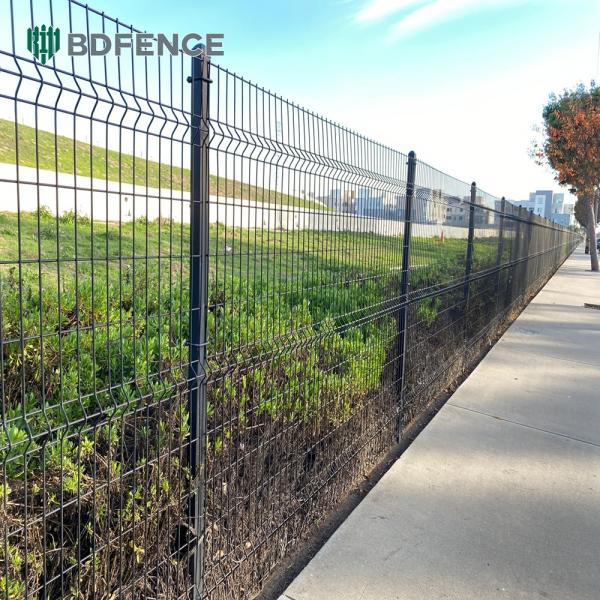 Easily Assembled Powder Coated 3d Security Welded Wire Mesh Fence V Curved Wire