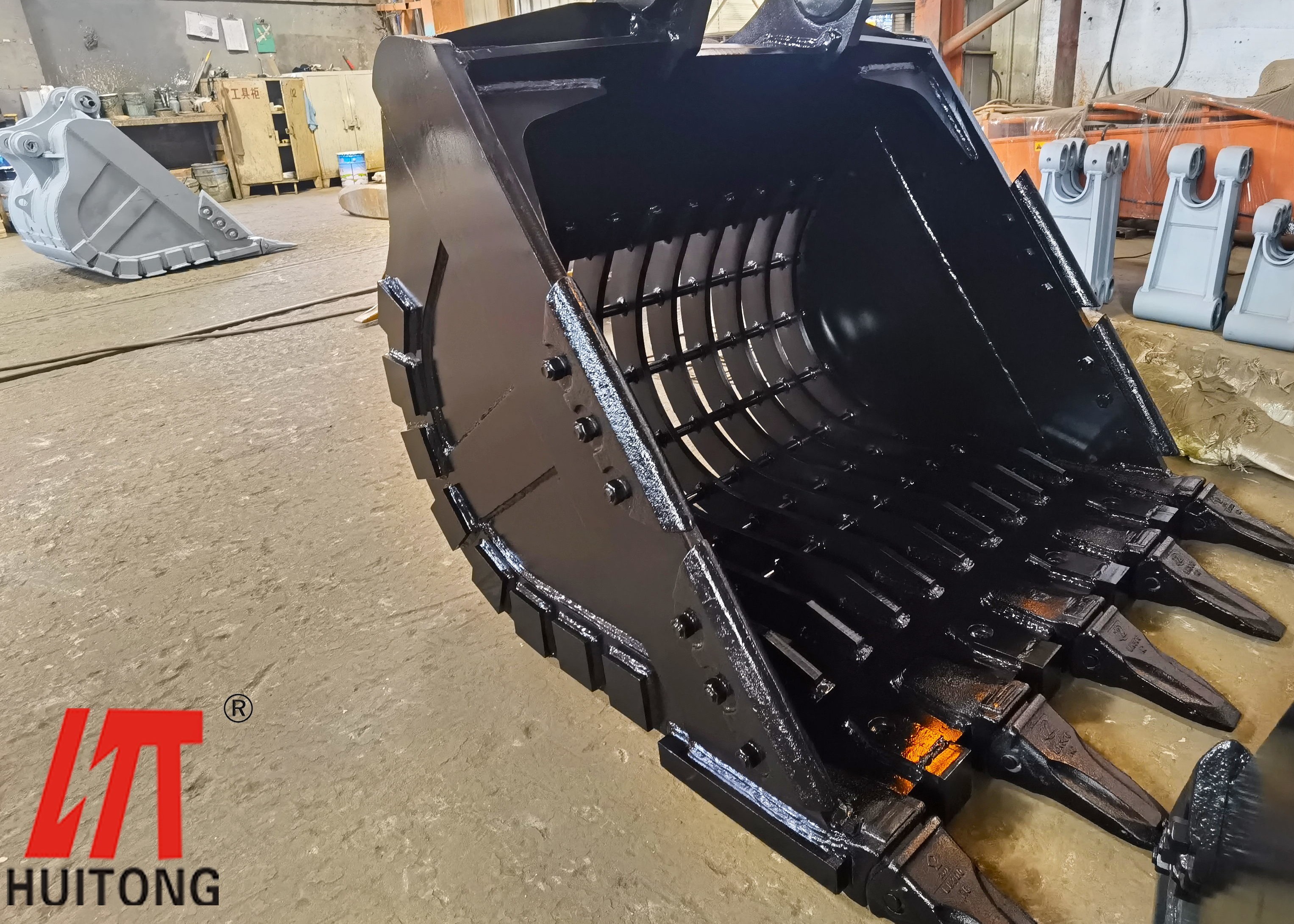Excavator Garbing Sieving Bucket Heavy Duty Hardox450 Yellow /Black 0.2-2.8 Cubic Meter