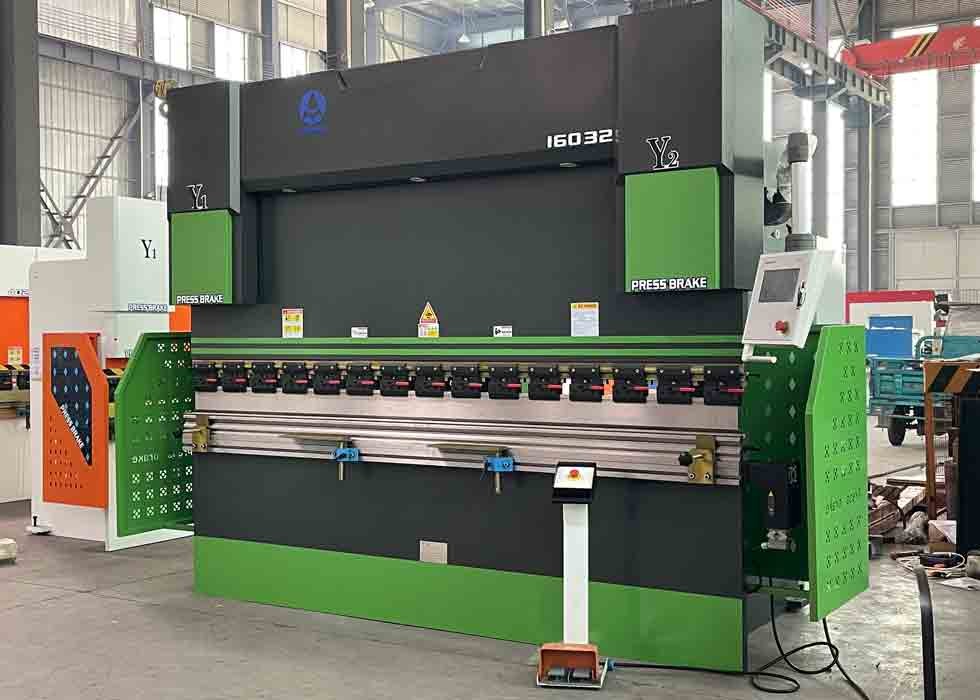 Wc67k 160T 2500mm 200mm Hydraulic Press Brake Ram Stroke Durable Power Equipment