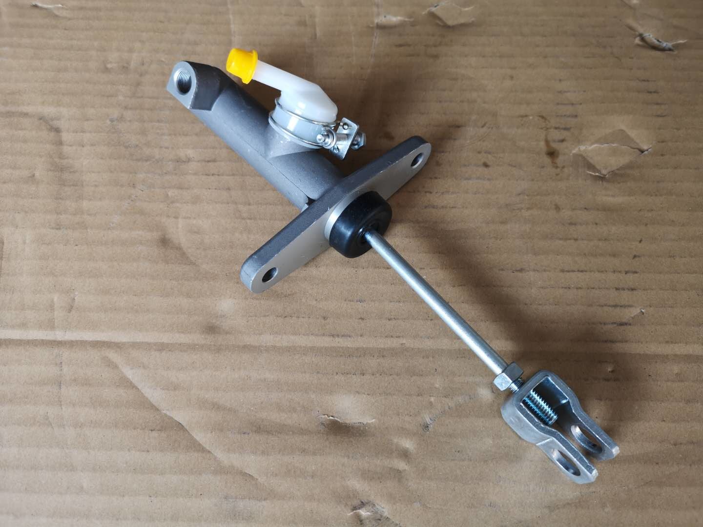 8971674060 Clutch Master Cylinder For NKR NPR Aluminum Shell Long Rod And Fork