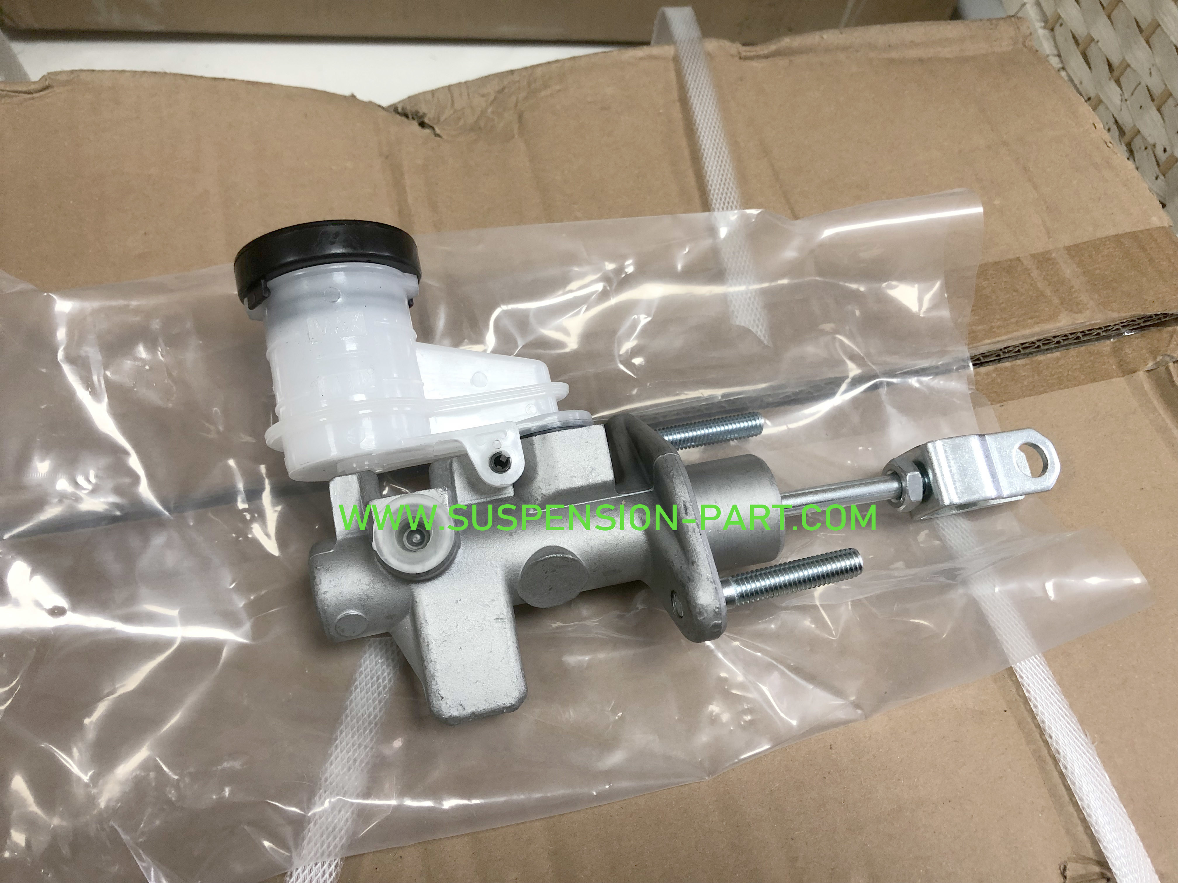 OEM 2345A015 MR995034 CLUTCH MASTER CYLINDER FOR MITSUBISHI L200/TRITON