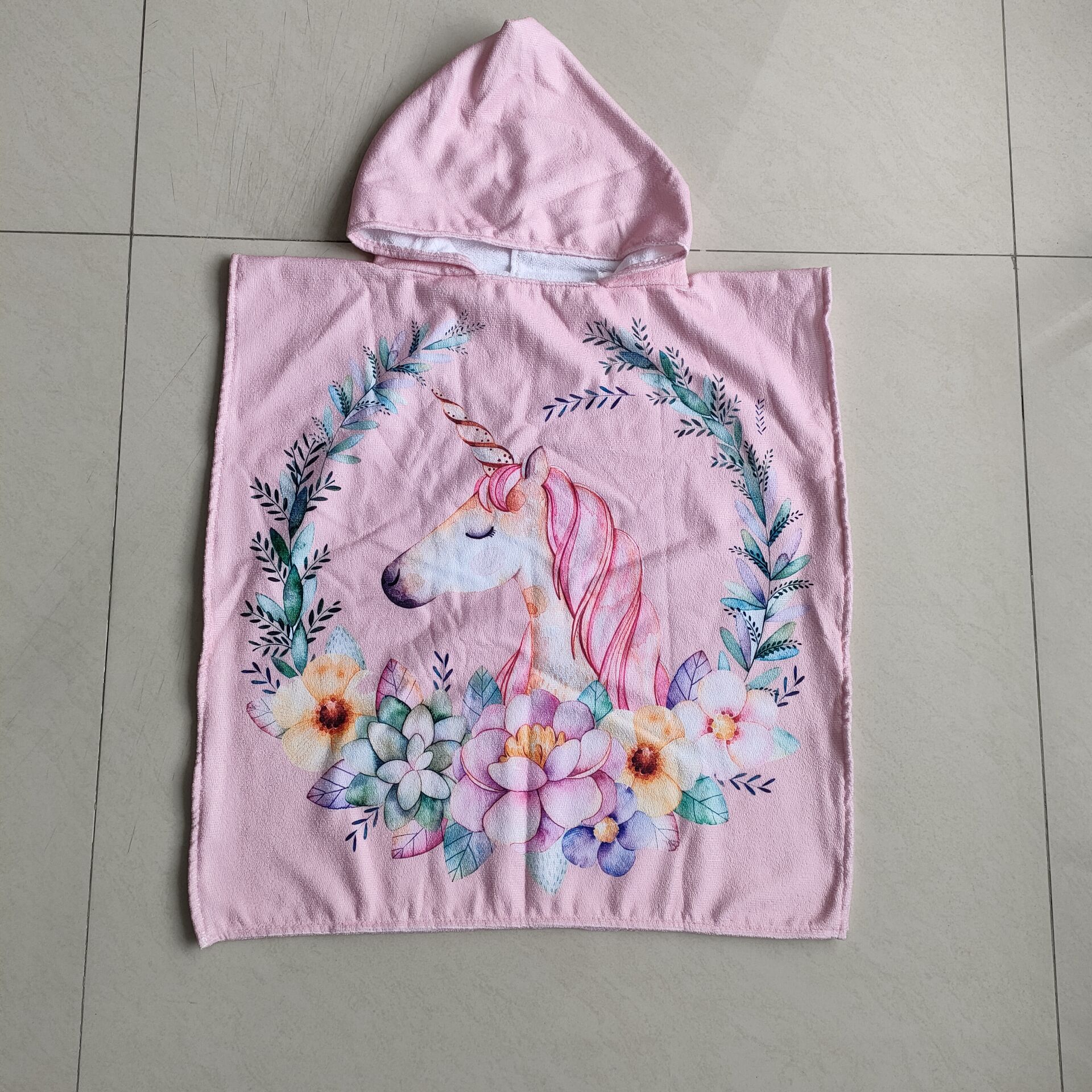 Custom Cartoon Printed Microfiber Kids Hooded Beach Towel Poncho