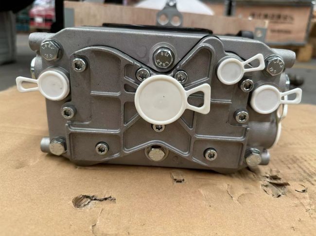Air Compressor 1003185665 WEICHAI Engine Parts HOWO N7B WP12 400HP Air Conditioner Compressor Weichai WP13 Shacman X3000