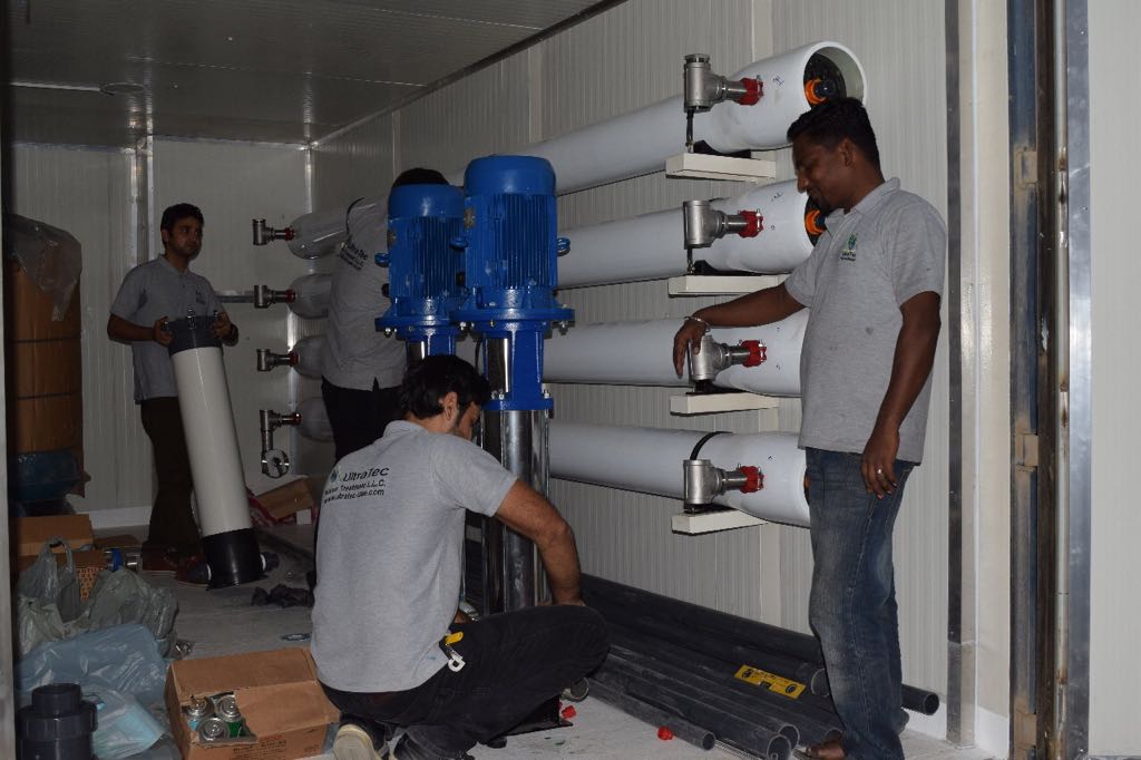 FRP Containerised Water Treatment Plant , Sea Water Desalination Machine
