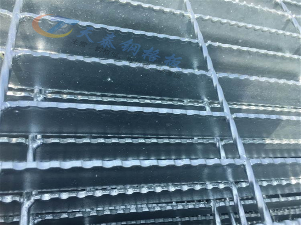 G303/30/100 600mmx1000mm Galvanized Serrated steel Grating