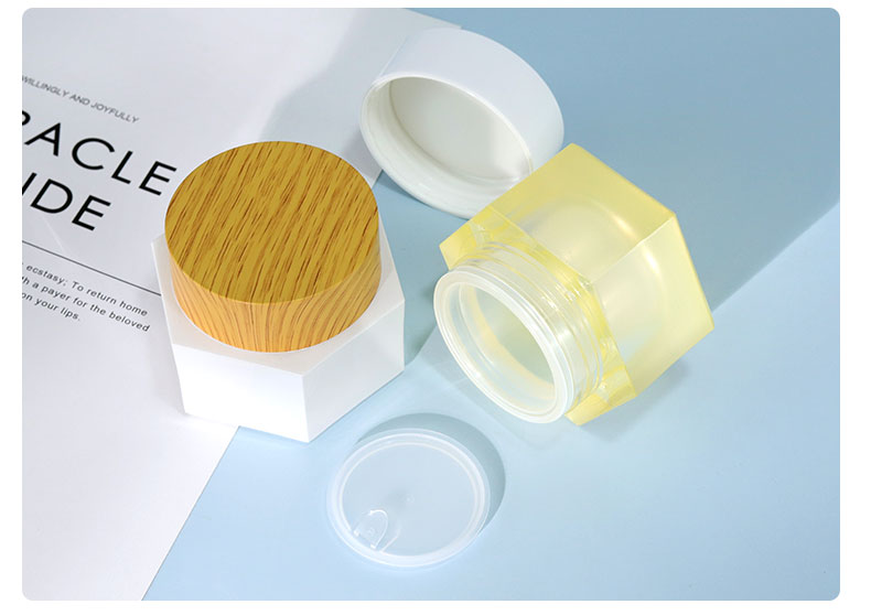 PP / Acrylic Refillable Cosmetic Bottles 100ml Square Perfume Bottle Custom Transparent
