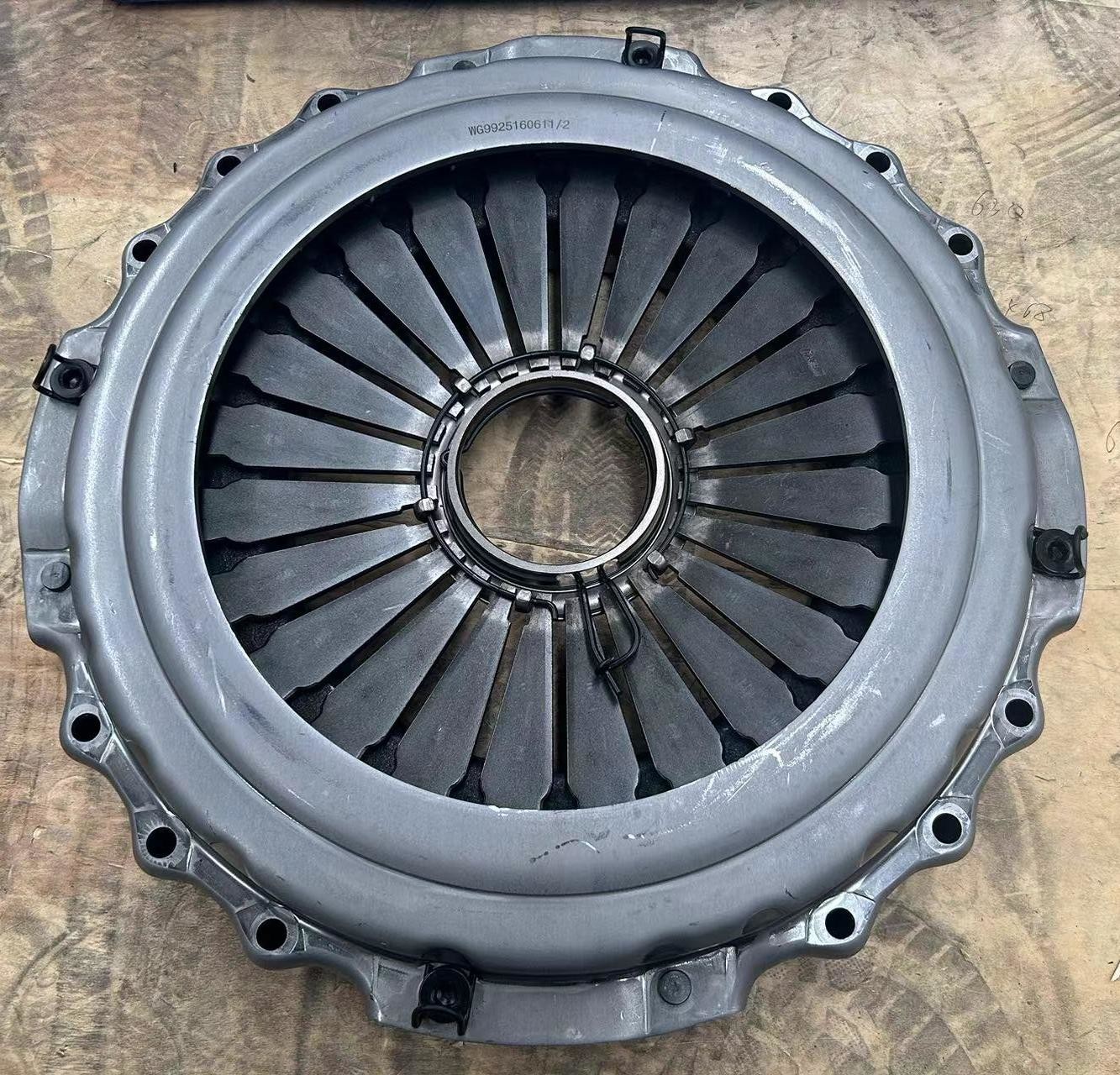 Clutch Pressure Plate Assembly WG9925160611/2 HOWO Truck Parts