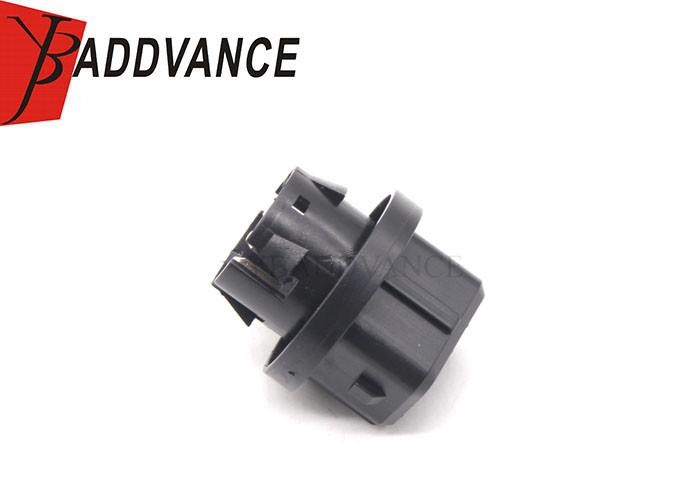 Automotive Electrical Black Male 5 Pin Fuel Pump Connector For T oyota