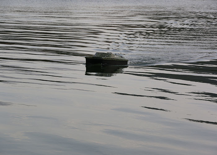 Camouflage carp fishing bait boats , radio controlled bait boat DEVC-308