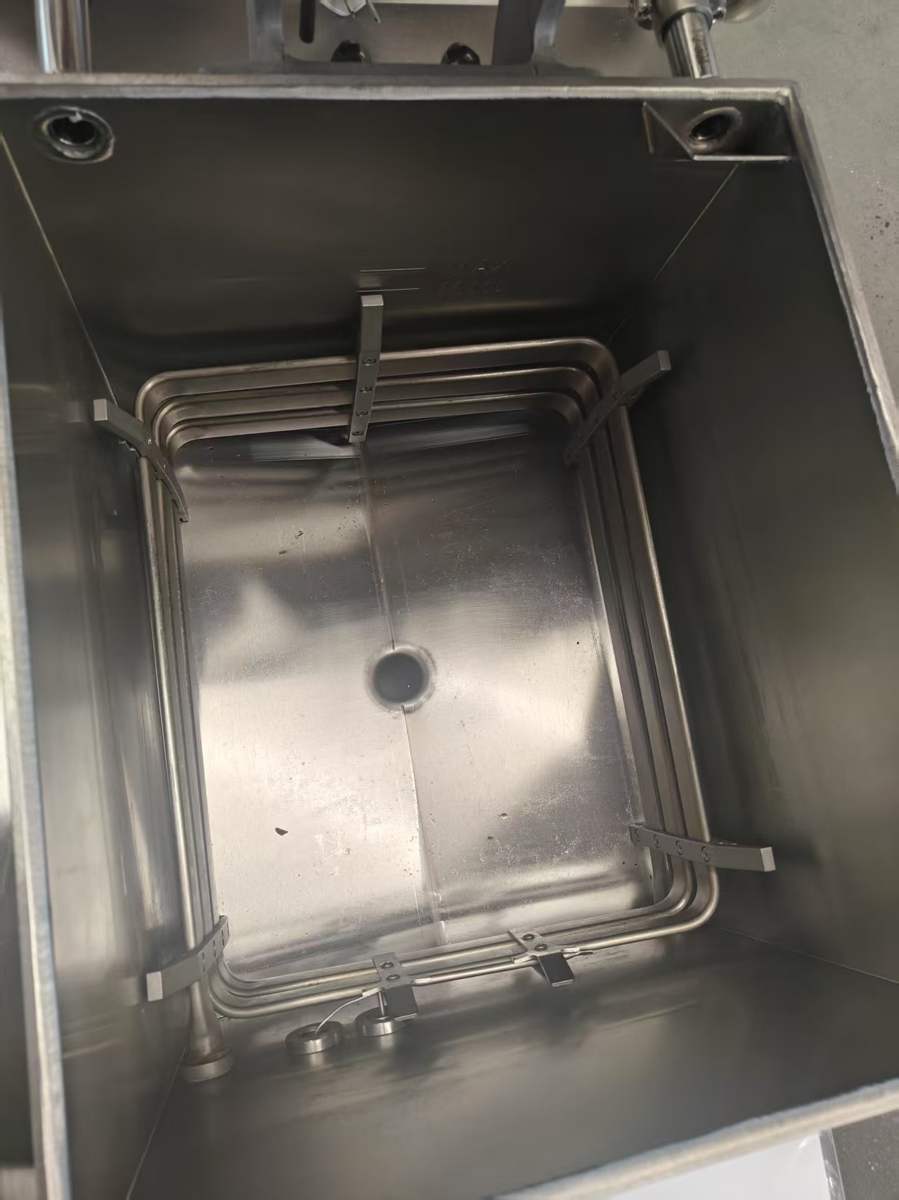 Smart Touch Panel Electric Vertical Chicken Broaster Pressure Fryer With Filtration