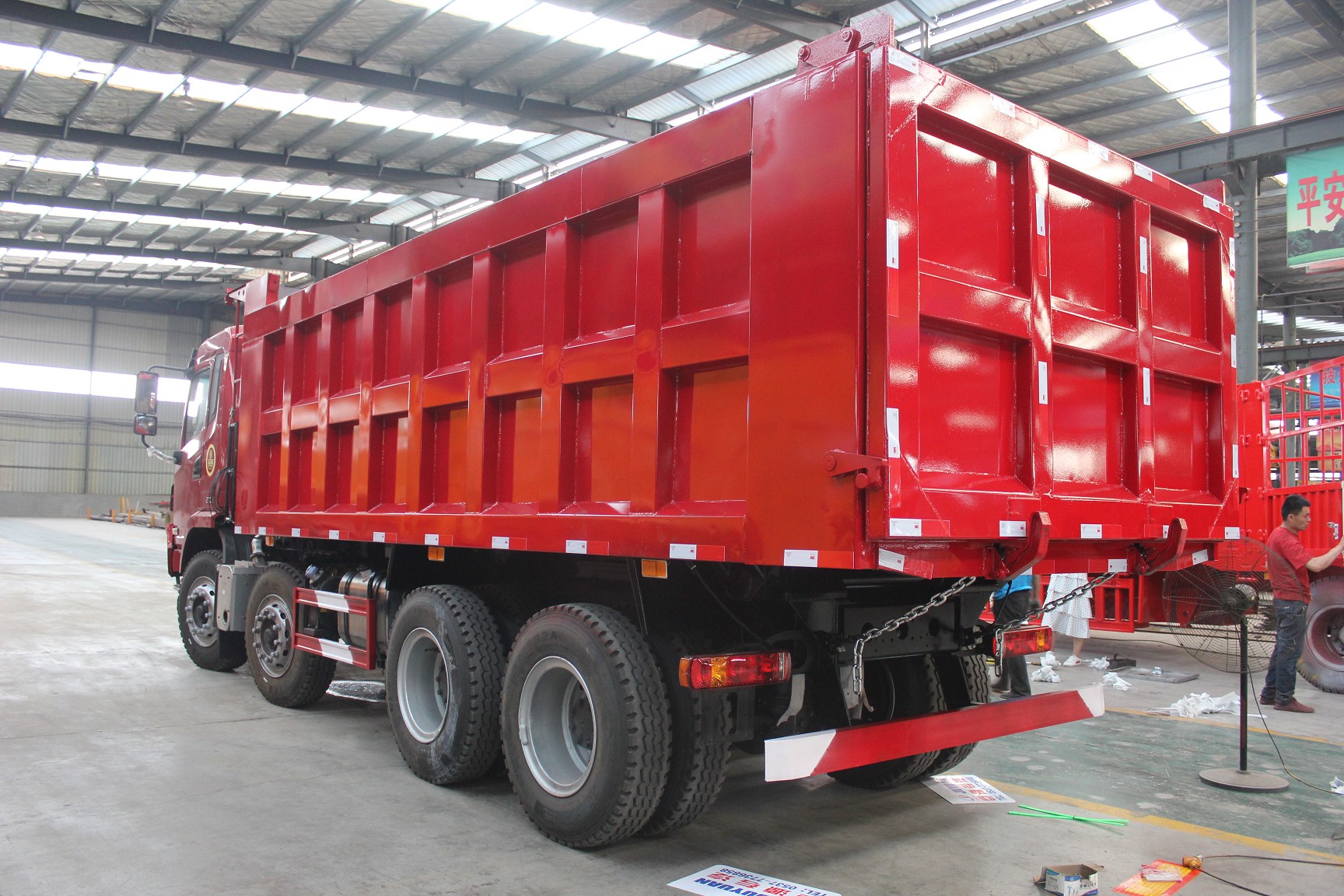60T Rear Dump Trailer 3 Axle Hydraulic Cylinder Ending Tipper Semi-Trailer with Materials