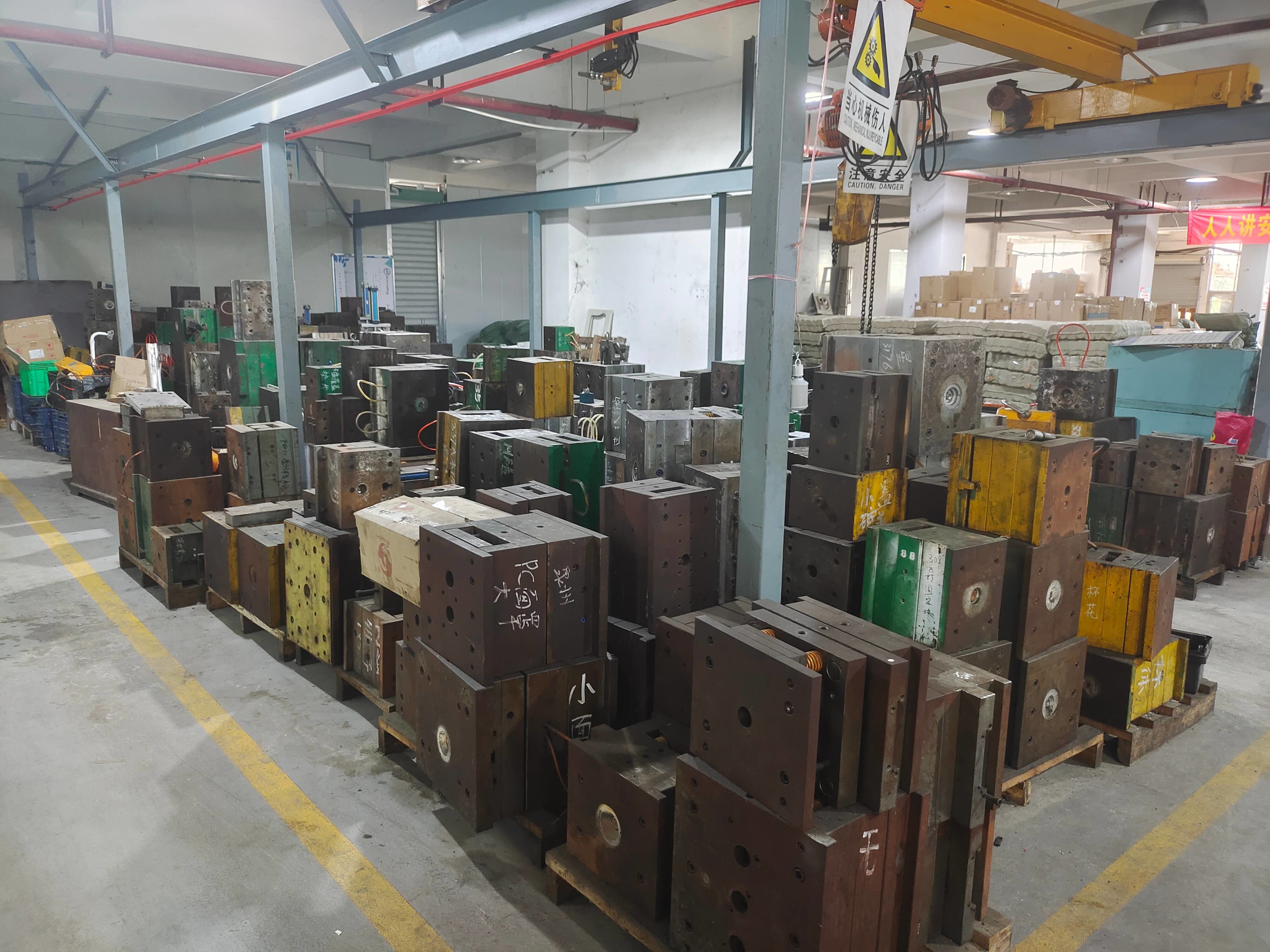Custom POM ABS Plastic Injection Molding Parts with Multi Cavity