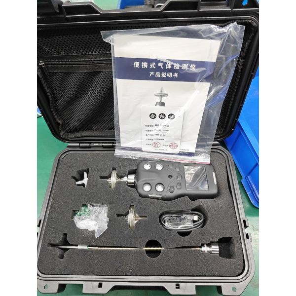 Multi Alarm Safety Portable Multi Gas Detector With 2.4 Inch LCD Screen And Plug