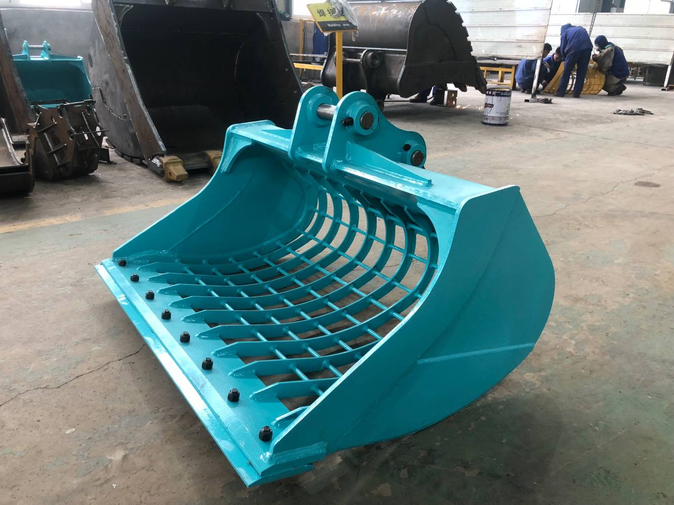 Strength Skeleton Excavator Bucket Q355B NM360/400 Ditch Cleaning Bucket 0.2-2.8 Cubic Meter Capacity