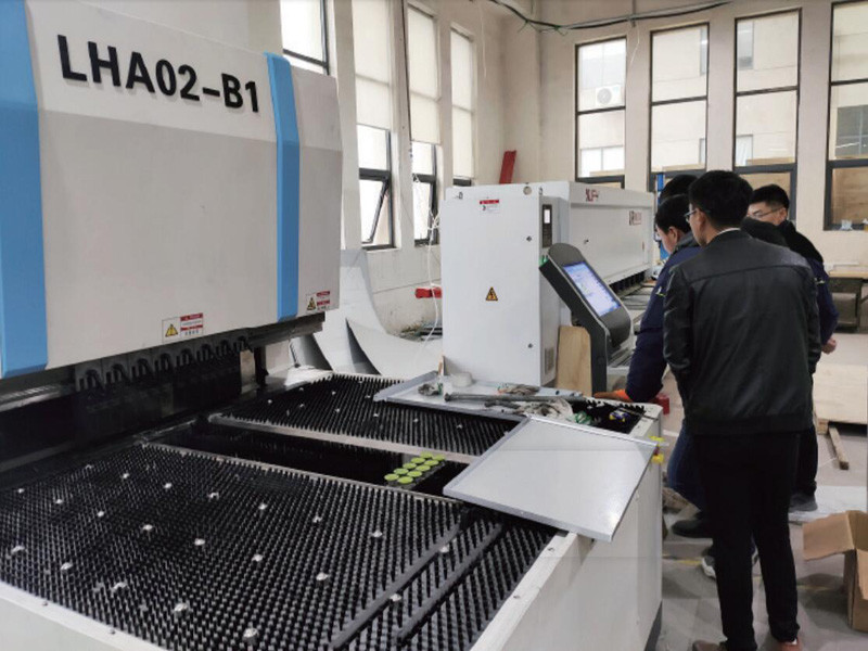 Full Automatic 13 Axis Hydraulic CNC Press Brake For File Cabinet