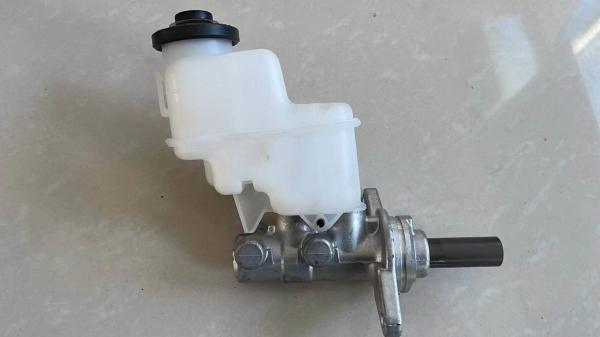47201-0K162 BRAKE MASTERCYLINDER SUB-ASSY 47201-0K162 FITS TOYOTA 47201-0K162