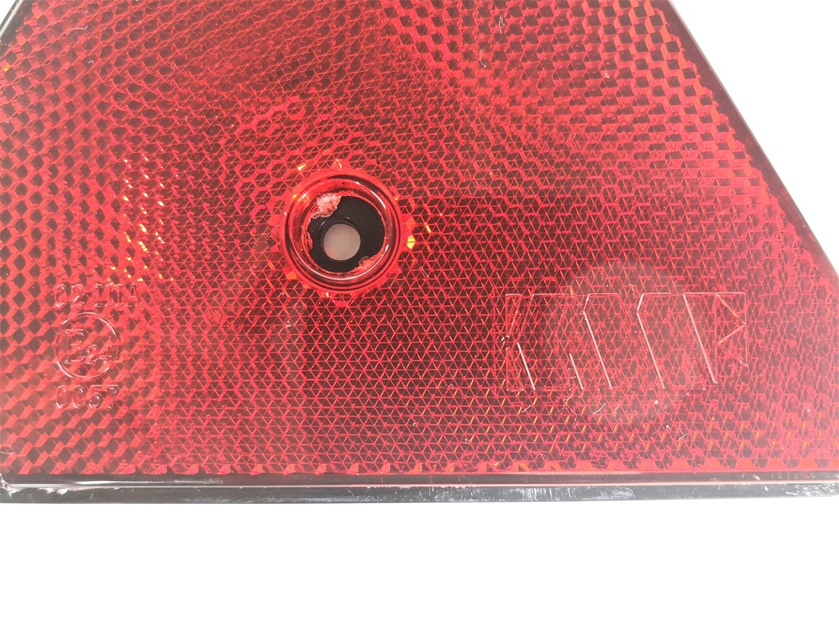 Triangle Trailer Reflectors OEM Standard Small Red Reflectors IATF16949 Certification
