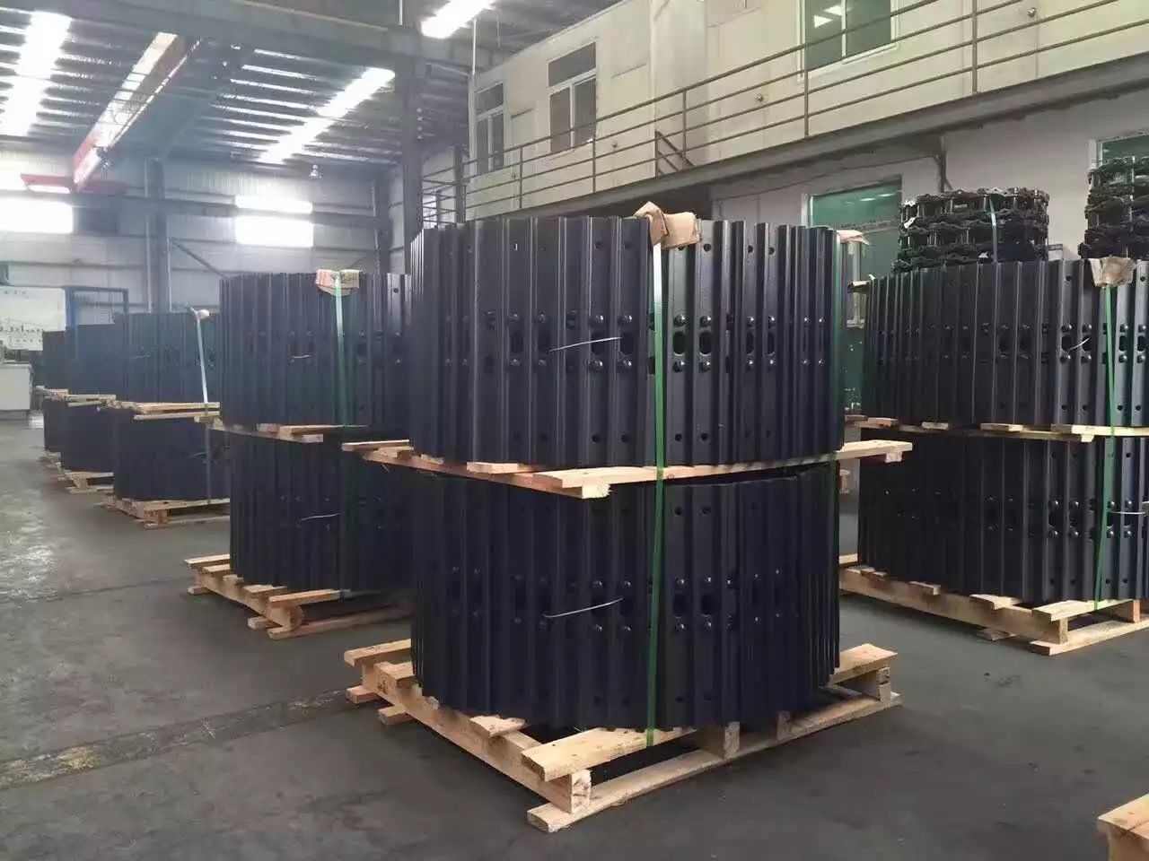 Customizable Excavator Track Link With Shoe Assy for Different Excavator Models