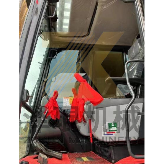 Komatsu PC240-7 Excavator with Low Working Hours 0-2000 and Other Hydraulic Cylinder