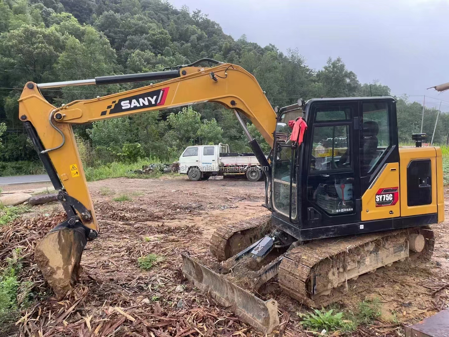Low Working Sany SY75 Excavator with Original Hydraulic Valve and 0-2000 Working Hours