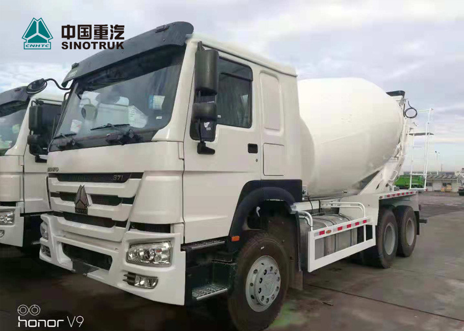 Euro 2 371hp SINOTRUK HOWO Concrete Agitator Truck 10 CBM Long Life Time
