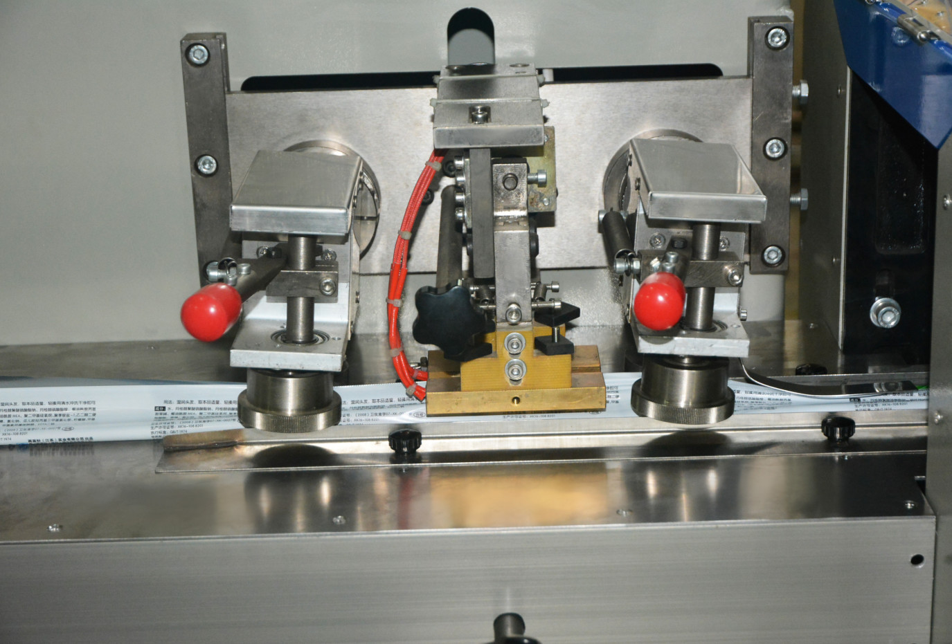 Food Bread Cookies Automated Packaging Line Instant Noodles Packaging Machine