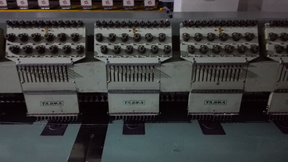 20 Heads Used Tajima Embroidery Machine TMFD-G1220 Production In 1996