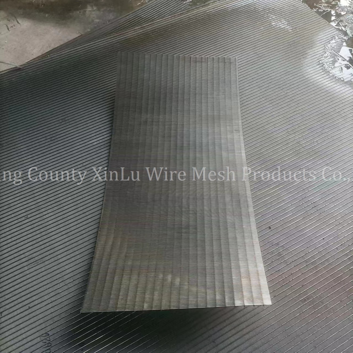 2000mm Width Sieve Bend Screen Curved Sieving Wire Mesh 0.25mm - 1mm Slot