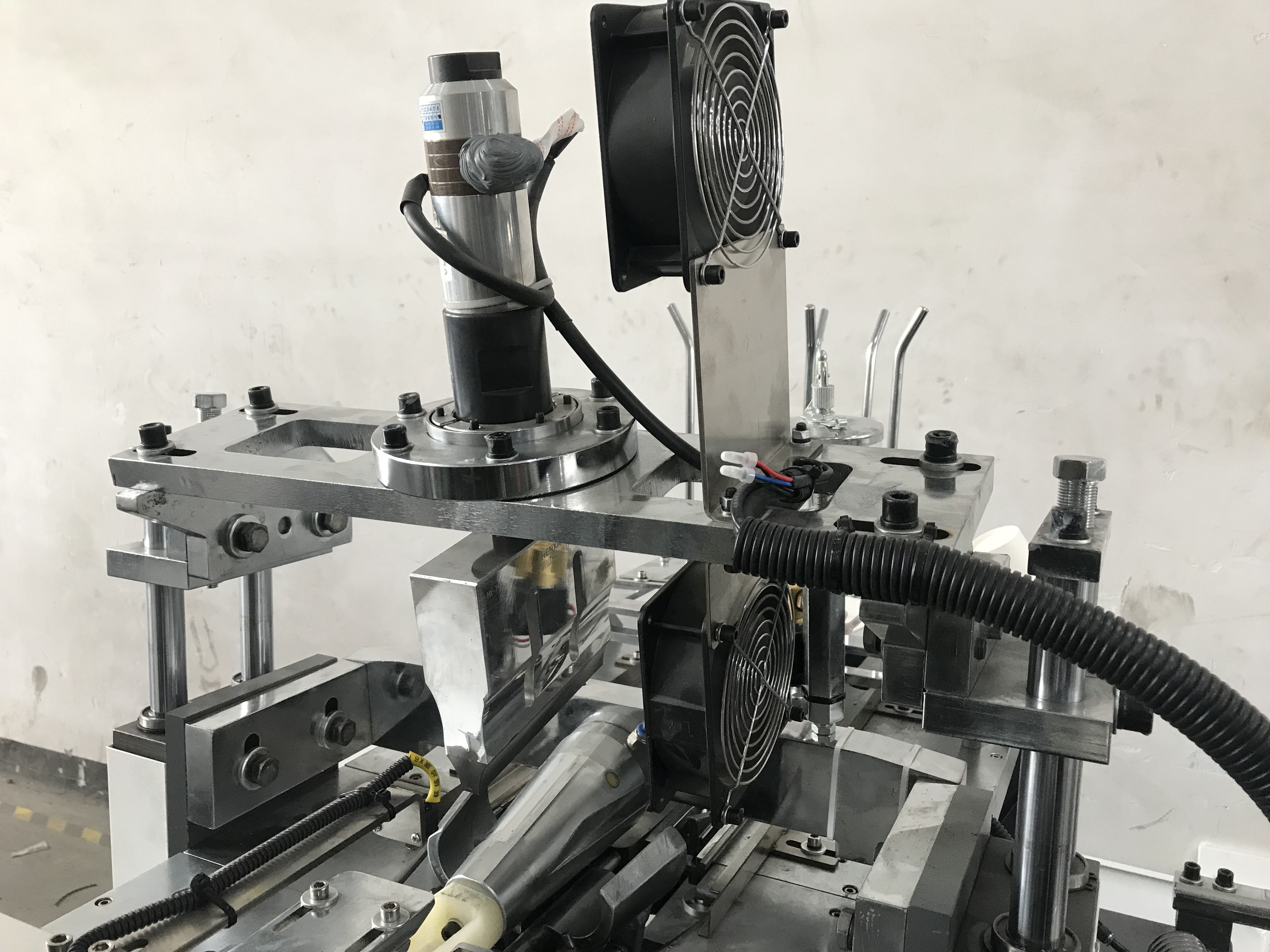 High Speed Copper Bar Cup Boned Automatic Paper Cup Forming Machine for Disposable 3-16oz Paper Coffee Cup Production Line