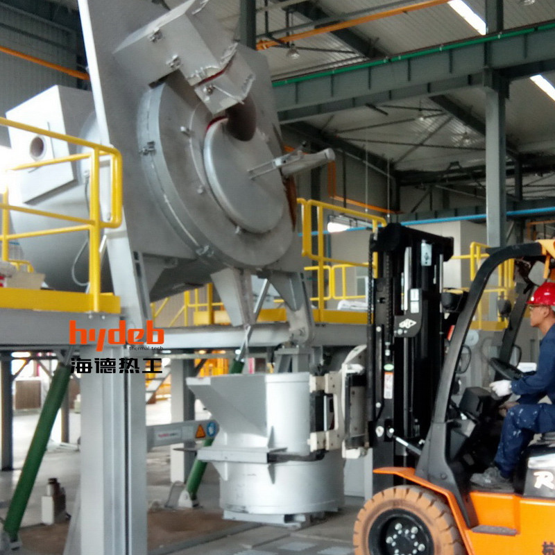 1000 KG Capacity Aluminum Crucible Holding Furnace With 1 Year Warranty