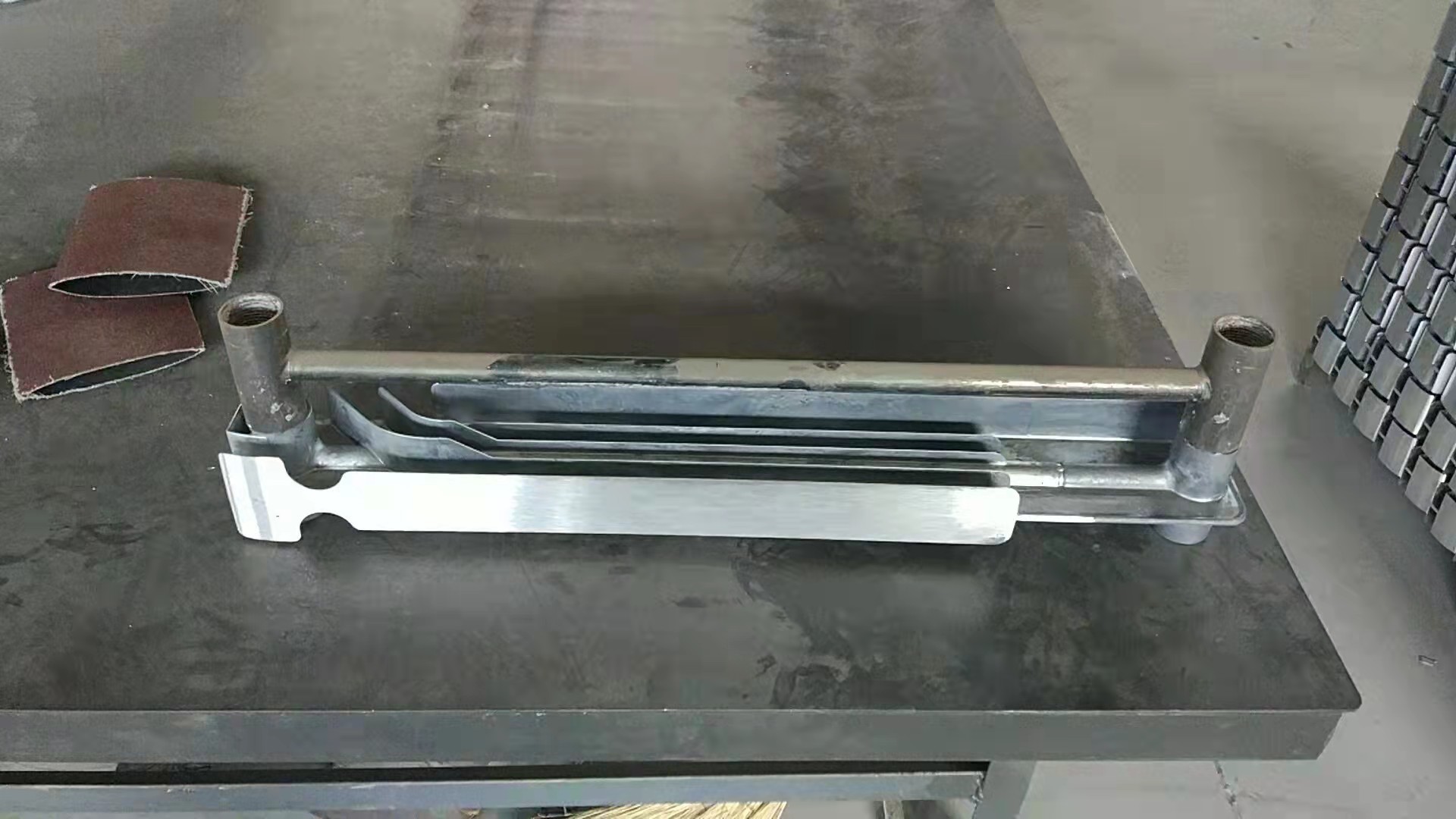 House Cooling 6063 Central Aluminium Vertical Radiator Die Casting