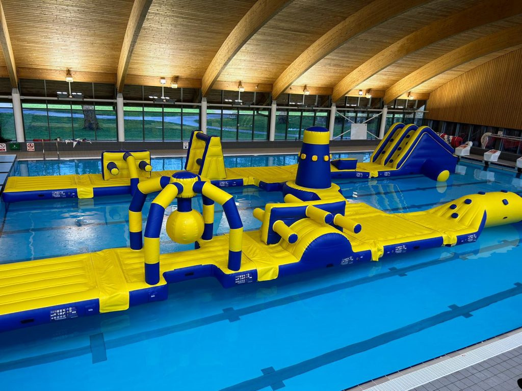 Colorful 10M Challenge Pool Inflatable Assault Course On Water Inflatable Aqua Run For Sea Or Pool