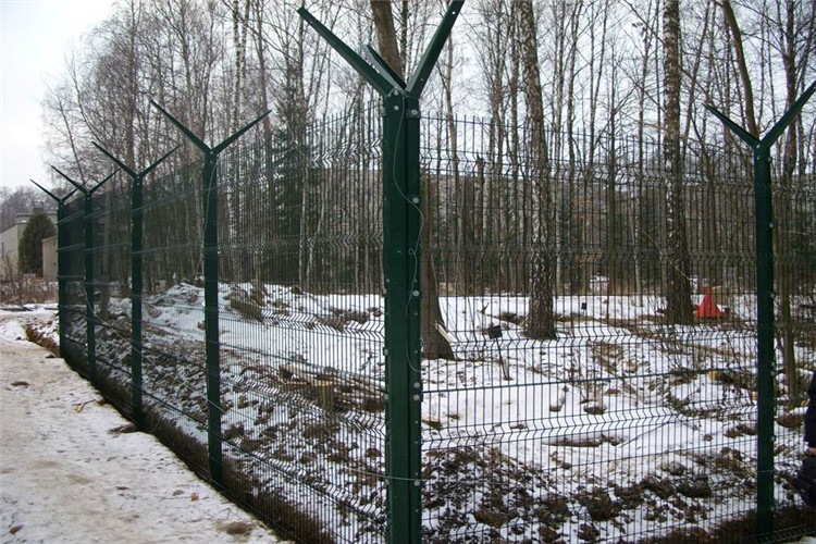 1.8 m Hot Dipped Galvanized Welded Wire Mesh Fence Panel PVC Coated Green Fence Panels Top With Barbed Wire