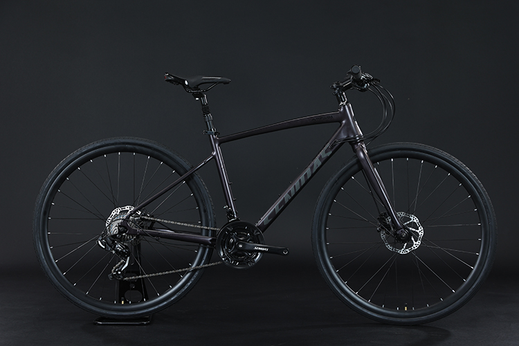 700*35C Tire Flat Bar Adventure Bike with Ordinary Pedal and Aluminum Fork Material