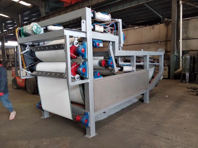 Highly Efficient Vacuum Belt Filter Press For Farm Solid Liquid Separation